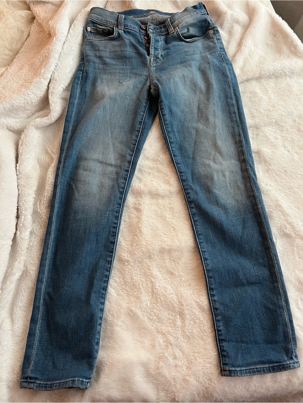 7 For All Mankind Skinny Jeans in Faded Blue Wash